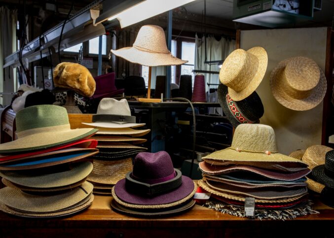 Chapeaux